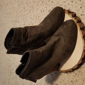 Crown Vintage Side Zipper Heel Booties Sz 8